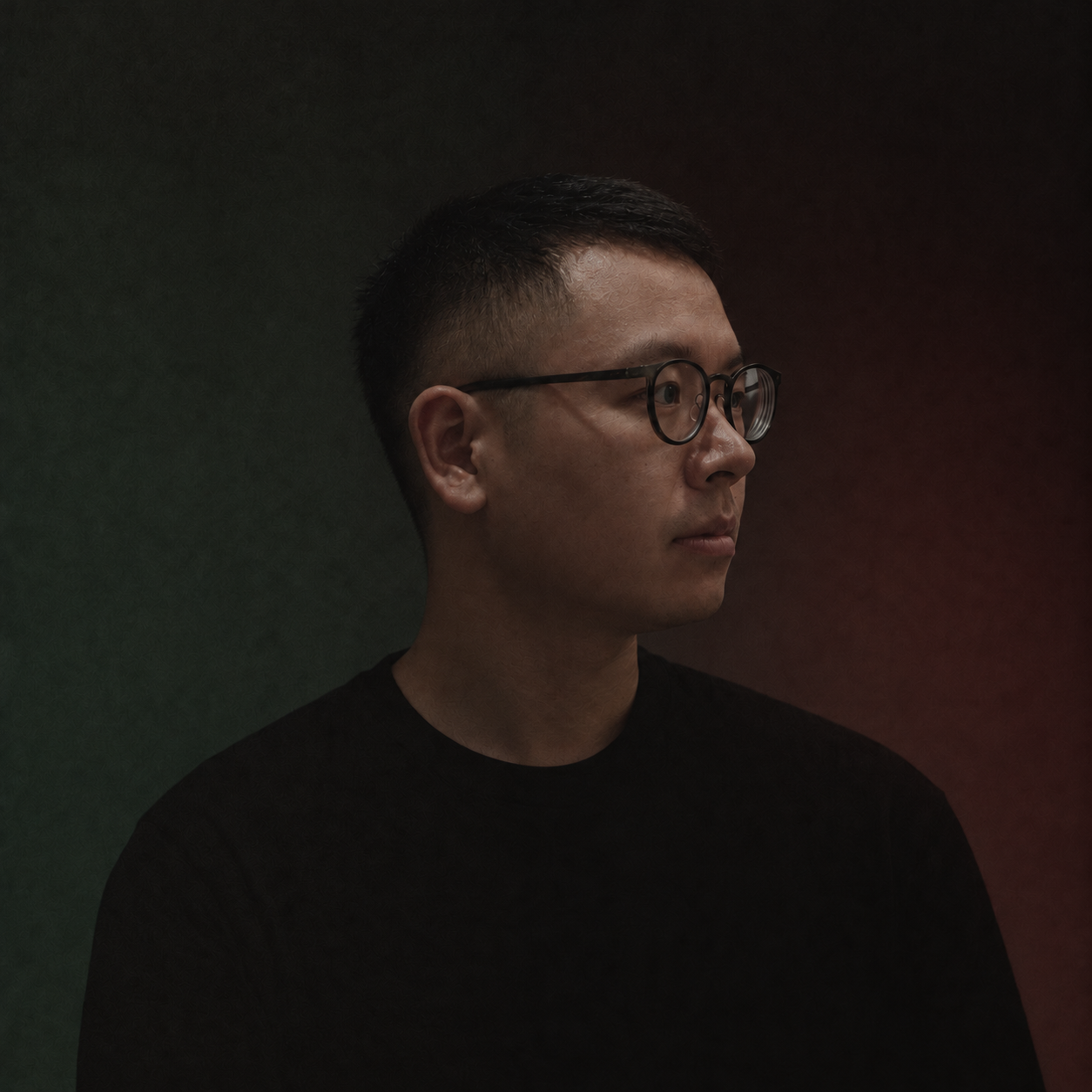 李岱骅 Dave 的深色侧身人像